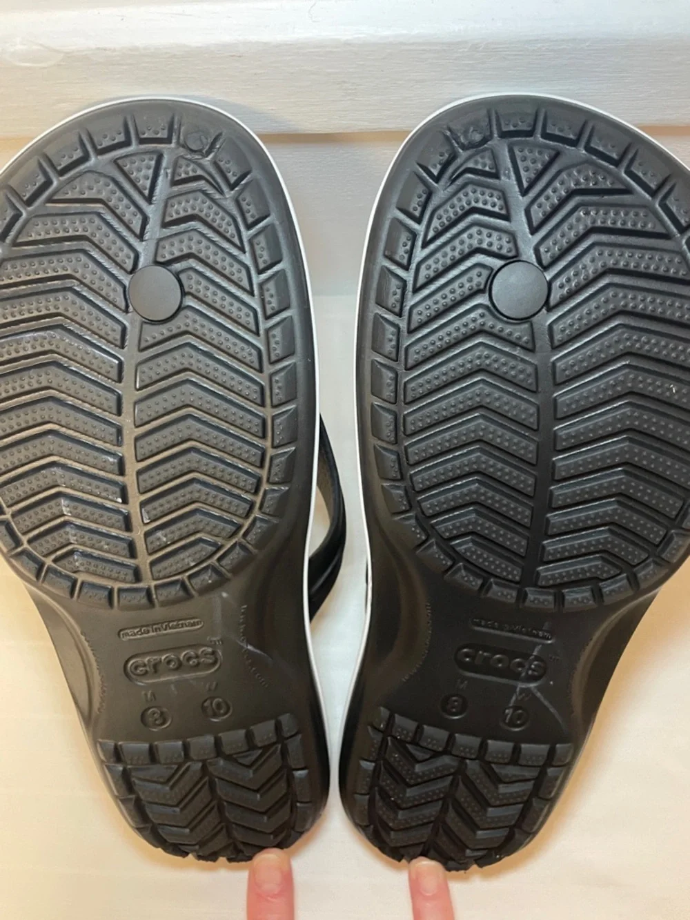 Crocs Crocband Flip Flop black flat beach casual sandals women’s size 10 - Picture 11 of 11